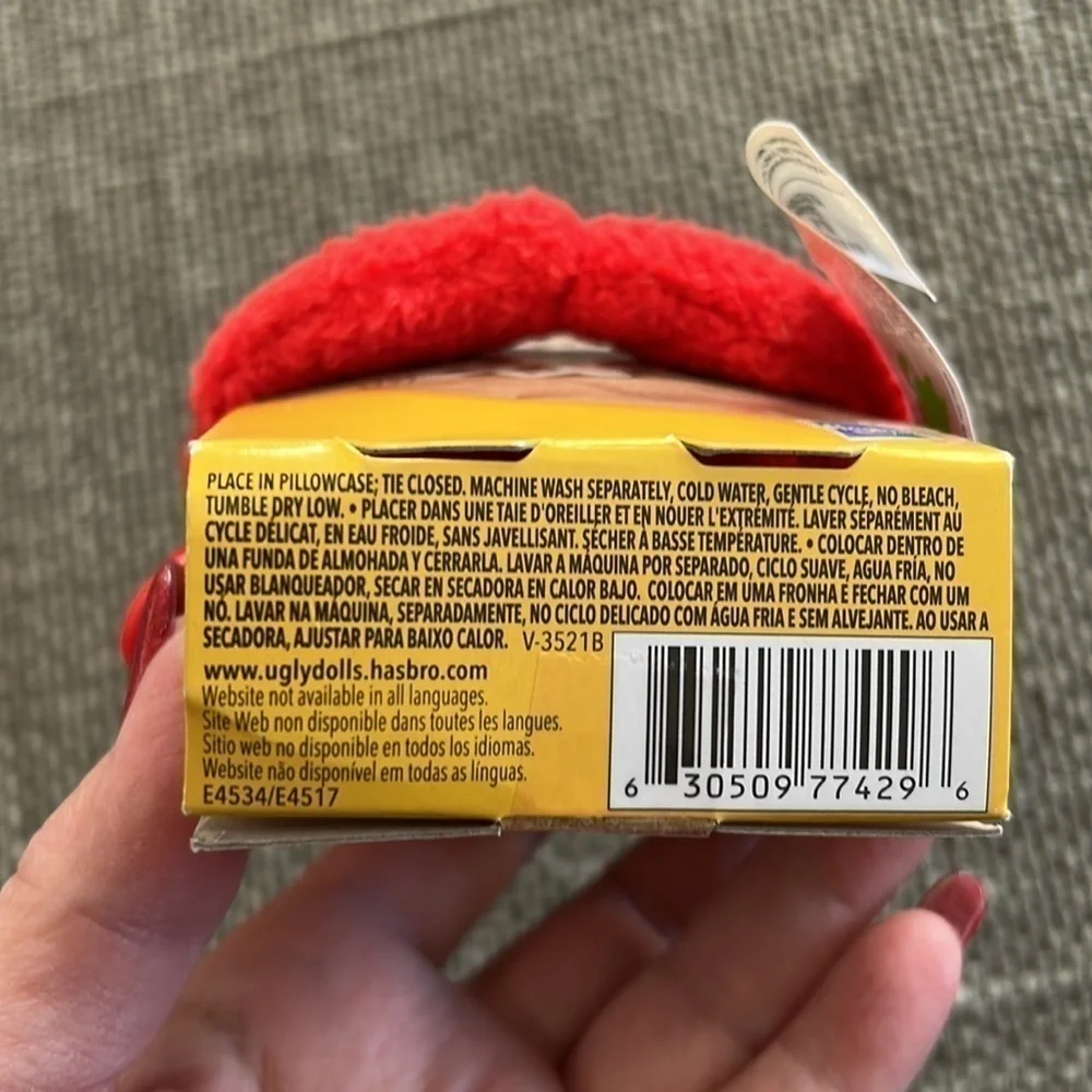Ugly Dolls to go by Hasbro/ Lucky Bat with clip. NIB age 4+